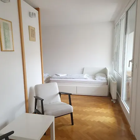 Heart Of With Free Parking Apartment *