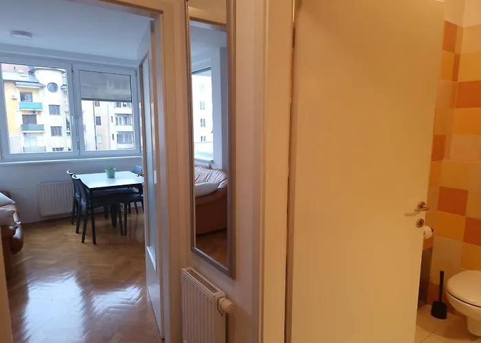 Heart Of With Free Parking Apartamento *