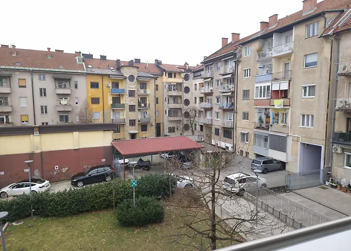 Heart Of With Free Parking Апартаменти *