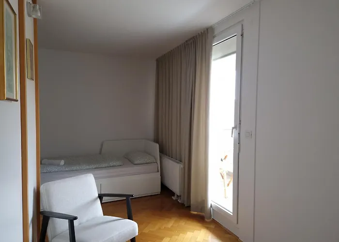 Heart Of With Free Parking